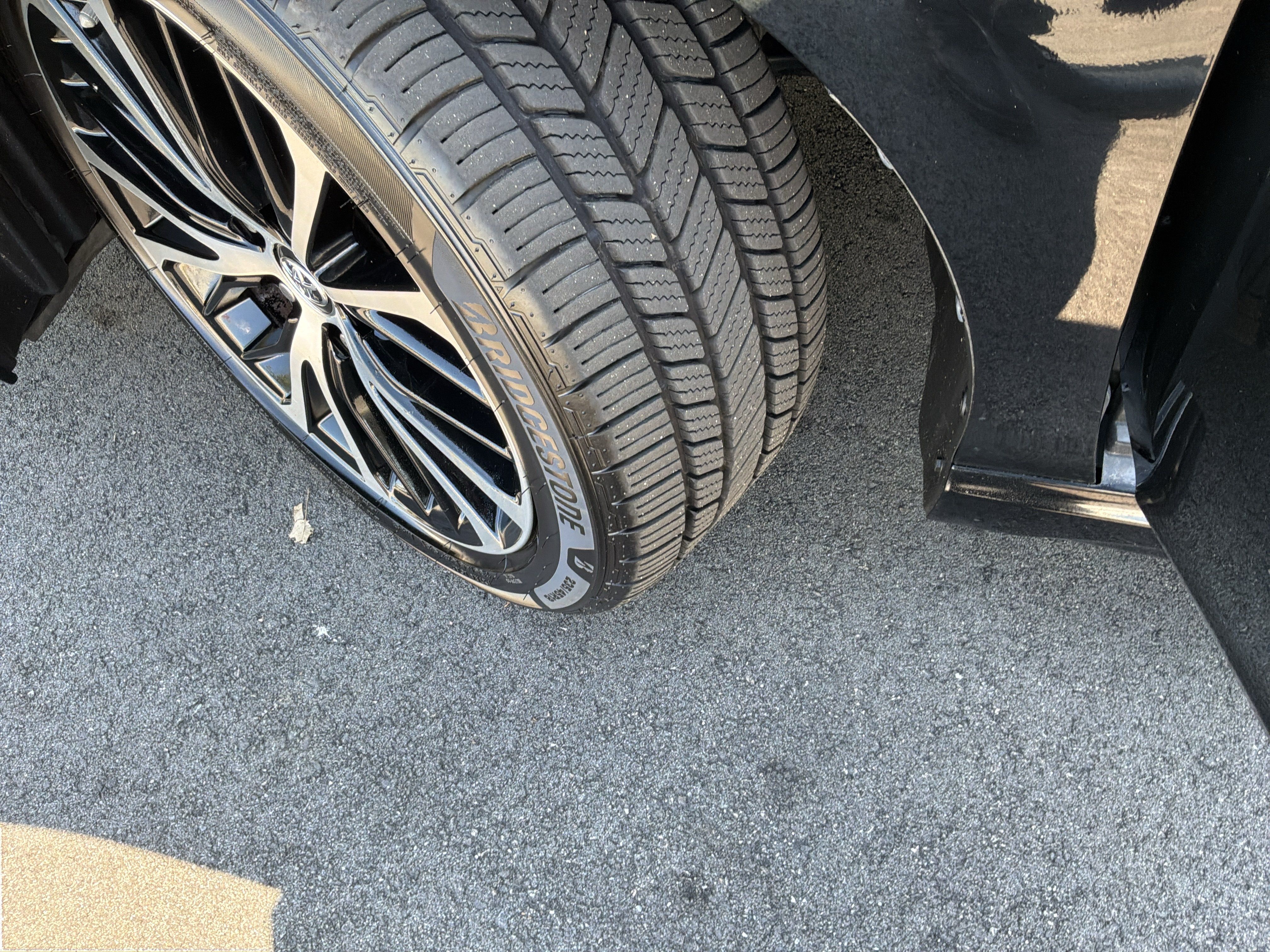 Used 2018 Toyota Camry SE w/ Moonroof Package FWD image 12