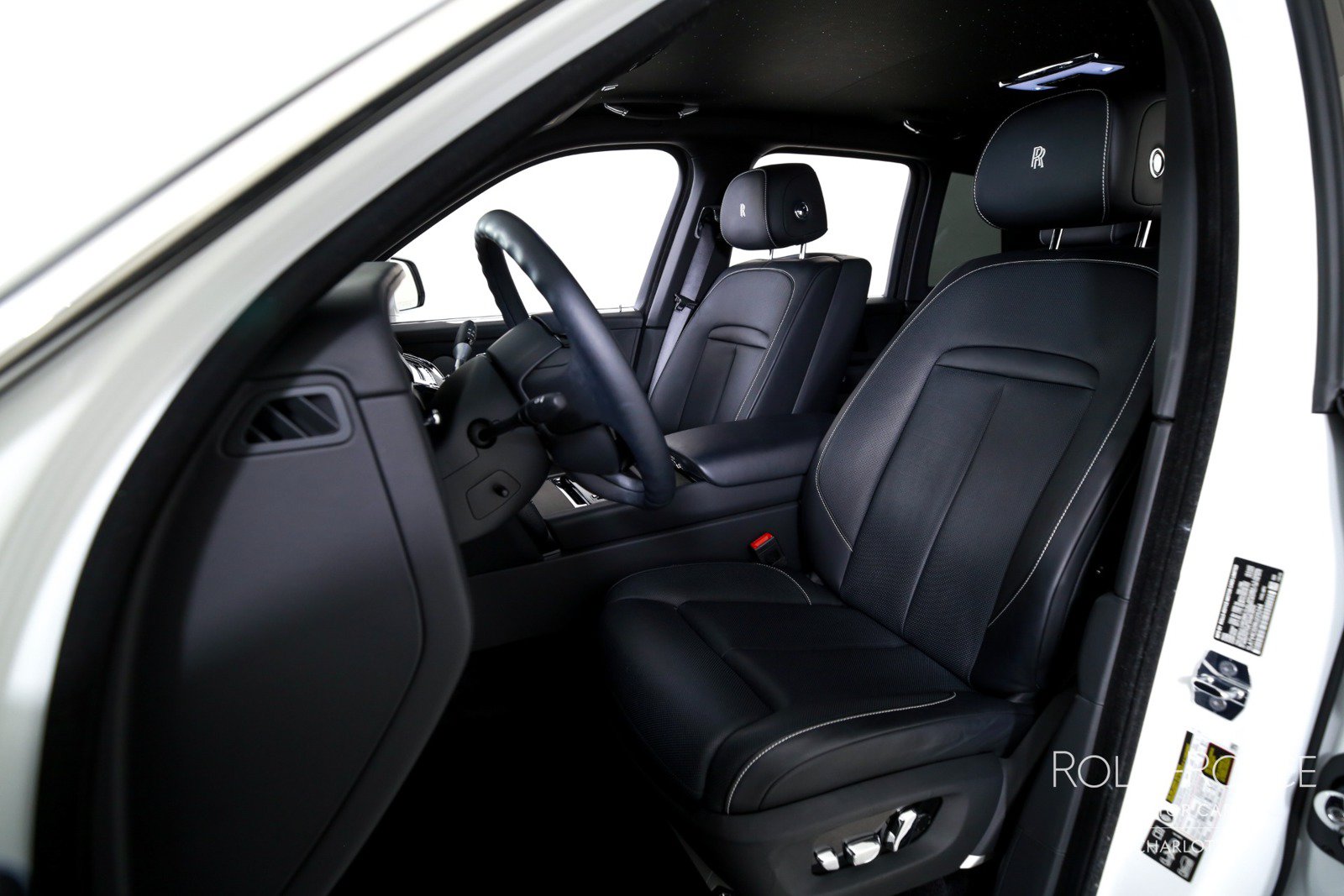 Used 2024 Rolls-Royce Cullinan AWD/4WD image 13