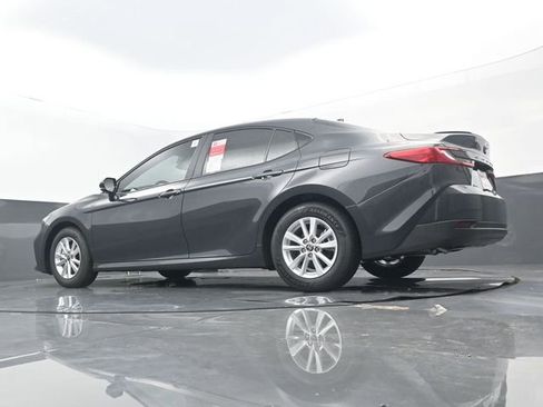 Used 2025 Toyota Camry LE w/ Convenience Package FWD image 24