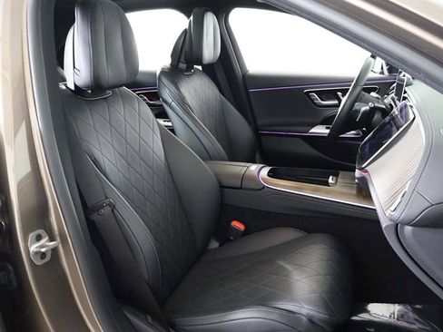 Used 2025 Mercedes-Benz E 450 4MATIC Sedan w/ Multicontour Seating Package image 32