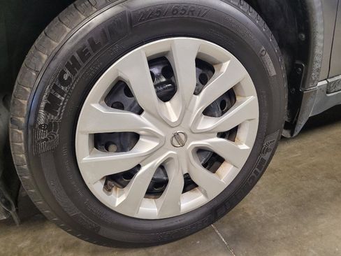 Used 2018 Nissan Rogue S FWD image 31
