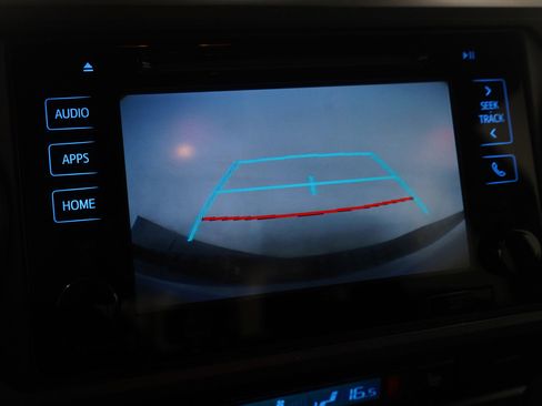 Used 2018 Toyota Tacoma TRD Sport image 29