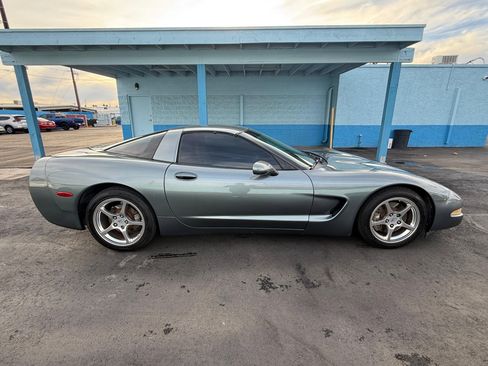 Used 2003 Chevrolet Corvette Coupe w/ Preferred Equipment Group image 2