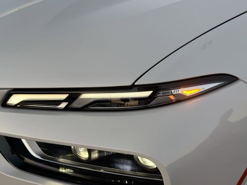 New 2026 BMW X7 M60i w/ Climate Comfort Package image 9