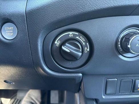 Used 2022 Nissan Frontier SV w/ Technology Package AWD/4WD image 26