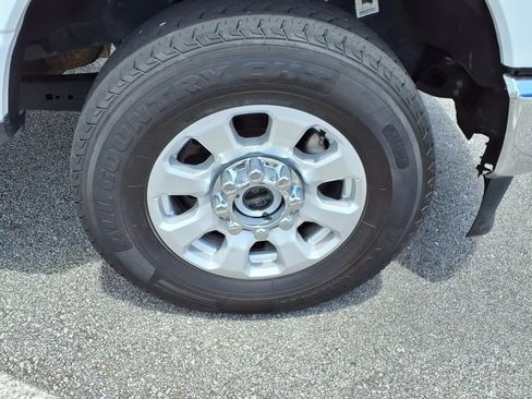 Used 2024 Ford F250 XLT image 10