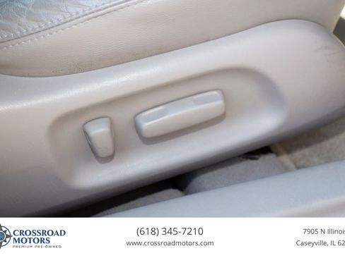 Used 2002 Toyota Camry XLE w/ Pkg 8 FWD image 8