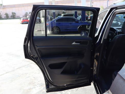 Used 2018 Volkswagen Atlas SEL FWD image 17