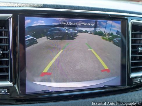 Used 2024 Chrysler Pacifica Touring-L FWD image 17