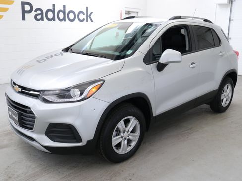 Used 2022 Chevrolet Trax LT w/ LT Convenience Package image 3
