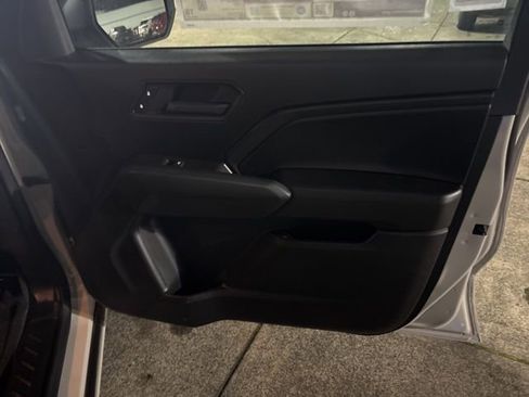 New 2026 Chevrolet Colorado Trail Boss w/ Off-Road Front Bumper Package AWD/4WD image 32