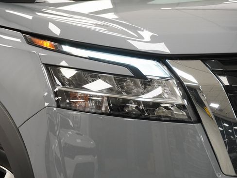 Used 2024 Nissan Pathfinder Platinum w/ Cargo Package image 5