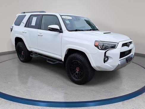 Used 2022 Toyota 4Runner TRD Off-Road Premium AWD/4WD image 3