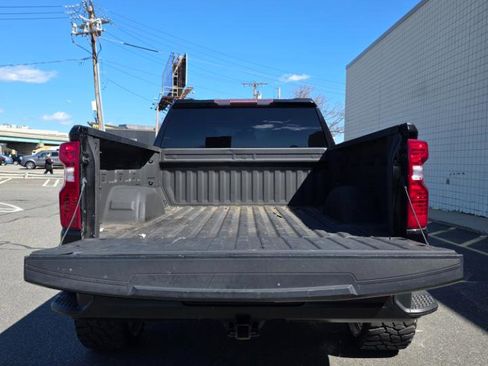 Used 2021 Chevrolet Silverado 1500 LT RWD image 9