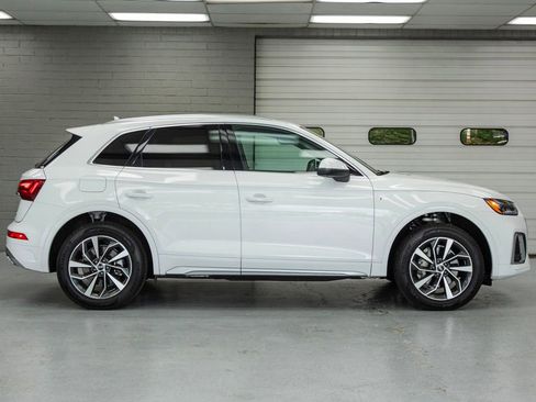 Used 2023 Audi Q5 2.0T Premium Plus w/ Premium Plus Package AWD/4WD image 3