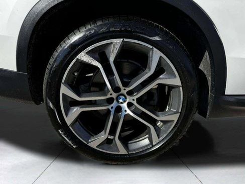 Used 2020 BMW X5 xDrive50i w/ Premium Package AWD/4WD image 60