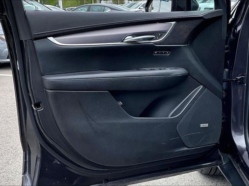 Used 2017 Cadillac XT5 Luxury w/ Driver Awareness Package FWD image 22