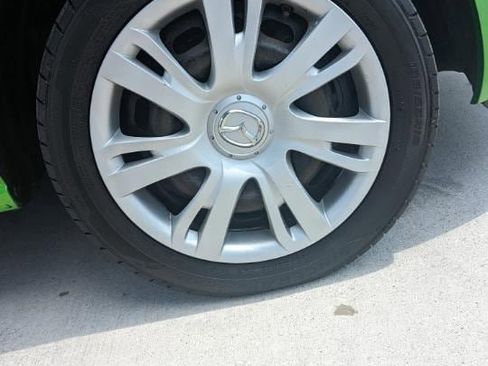 Used 2011 MAZDA MAZDA2 Sport image 8