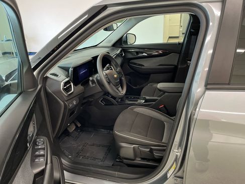 Used 2025 Chevrolet TrailBlazer LT image 14