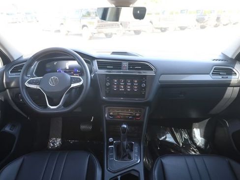 Used 2023 Volkswagen Tiguan SE FWD image 14