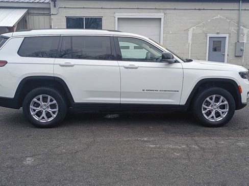 Used 2022 Jeep Grand Cherokee L Limited AWD/4WD image 2