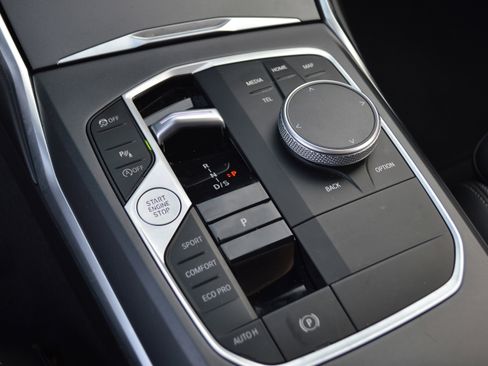 Used 2025 BMW 230i Coupe w/ M Sport Package image 23