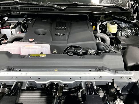 New 2026 Toyota Tundra Limited AWD/4WD image 17