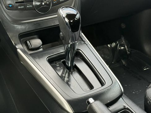 Used 2018 Nissan Sentra SV FWD image 27