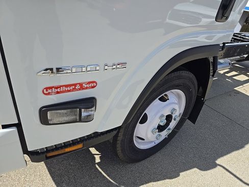 New 2025 Chevrolet Low Cab Forward image 7