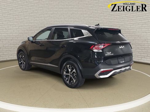 Used 2023 Kia Sportage EX AWD/4WD image 7