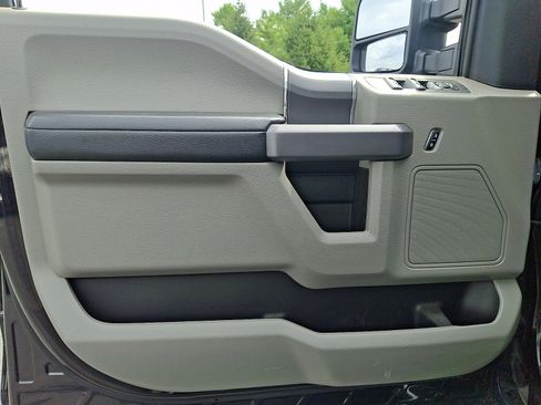 Used 2020 Ford F150 XLT w/ Equipment Group 302A Luxury AWD/4WD image 12