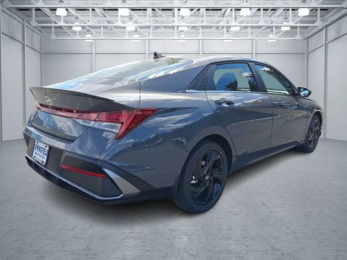 New 2026 Hyundai Elantra SEL Sport Premium FWD image 3
