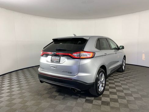 Used 2018 Ford Edge Titanium AWD/4WD image 3