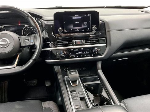 Used 2024 Nissan Pathfinder SV FWD image 7