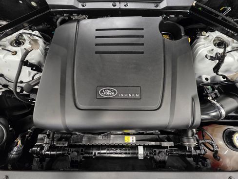 Used 2025 Land Rover Defender 110 S image 3