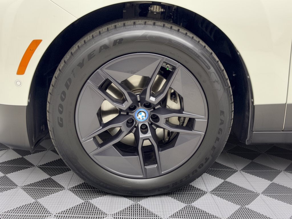 Certified 2024 BMW iX xDrive50 w/ Convenience Package AWD/4WD image 13