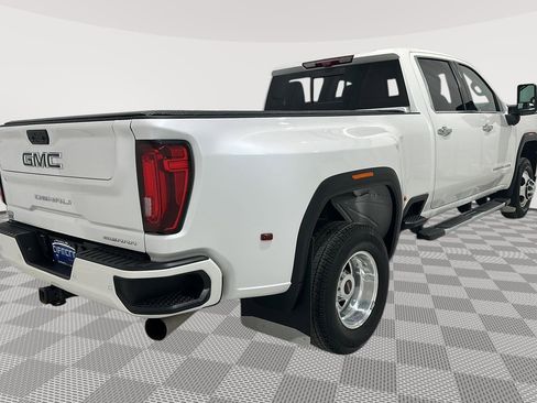 Used 2022 GMC Sierra 3500 Denali w/ Denali Ultimate Package image 17