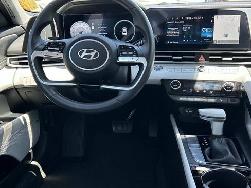 Certified 2025 Hyundai Elantra Limited w/ Cargo Package FWD image 22