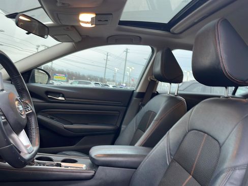 Used 2019 Nissan Altima 2.5 SR w/ SR Premium Package image 7