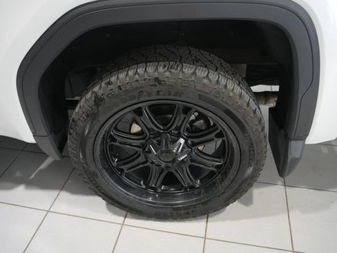 Used 2025 GMC Sierra 1500 Denali w/ Denali Reserve Package AWD/4WD image 11