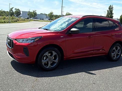 Used 2024 Ford Escape ST-Line w/ Tech Pack #1 AWD/4WD image 13