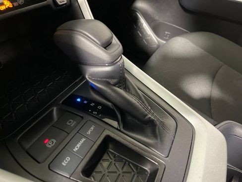 Certified 2025 Toyota RAV4 XLE FWD image 22