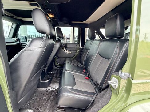 Used 2016 Jeep Wrangler Unlimited Sahara AWD/4WD image 17