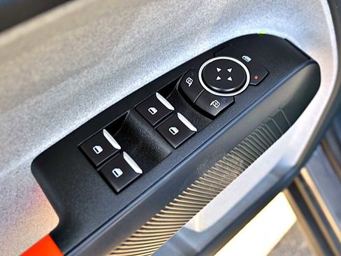 Used 2022 Ford Maverick XLT image 15