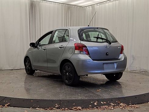 Used 2010 Toyota Yaris image 9