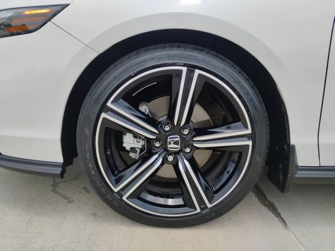 Certified 2025 Honda Accord Sport image 27
