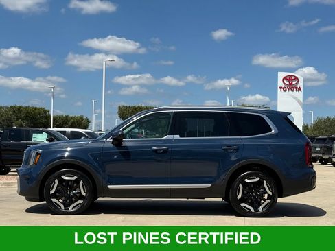 Used 2025 Kia Telluride S FWD image 2