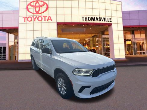 Used 2024 Dodge Durango SXT image 3
