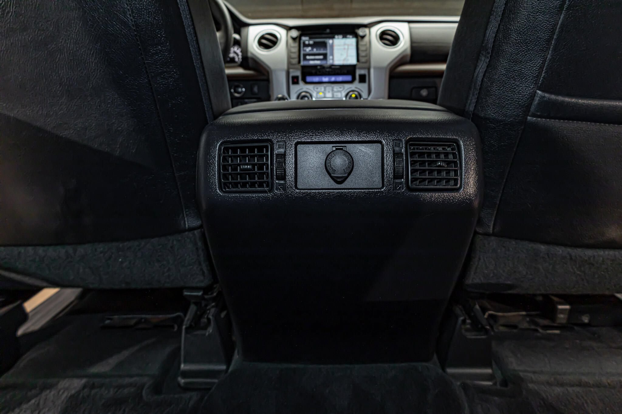 Used 2021 Toyota Tundra Limited w/ Limited Premium Package AWD/4WD image 22
