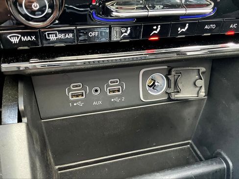 Used 2023 Jeep Grand Cherokee L Limited image 32